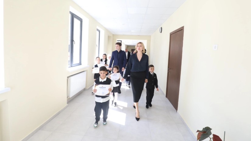 ბაია კვიციანი ახალი სასწავლო წლის დაწყების დღეს იმერეთის რეგიონის ახლად რეაბილიტირებულ სკოლებს ესტუმრა ბაია კვიციანი ახალი სასწავლო წლის დაწყების დღეს იმერეთის რეგიონის ახლად რეაბილიტირებულ სკოლებს ესტუმრა