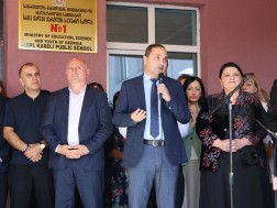 ქარელის მუნიციპალიტეტის N1 საჯარო სკოლის მოსწავლეებმა ახალი სასწავლო წელი სრულად რეაბილიტირებულ სკოლაში დაიწყეს ქარელის მუნიციპალიტეტის N1 საჯარო სკოლის მოსწავლეებმა ახალი სასწავლო წელი სრულად რეაბილიტირებულ სკოლაში დაიწყეს