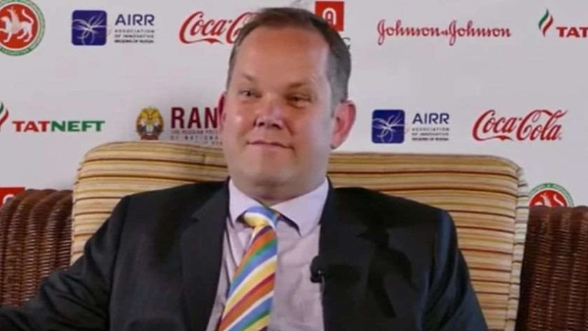 იან პრაუდი