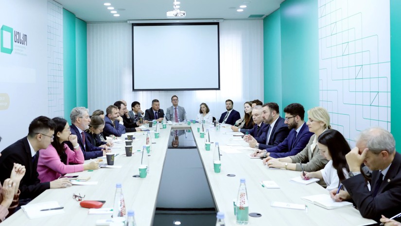 ცესკოს თავმჯდომარემ საერთაშორისო ორგანიზაციებისა და დიპლომატიური კორპუსის წარმომადგენლებს მიმდინარე საარჩევნო საკითხები გააცნო ცესკოს თავმჯდომარემ საერთაშორისო ორგანიზაციებისა და დიპლომატიური კორპუსის წარმომადგენლებს მიმდინარე საარჩევნო საკითხები გააცნო