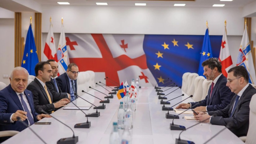 კახა კალაძე ერევნის მერს, ტიგრან ავინიანს შეხვდა