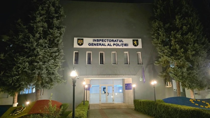 მოლ