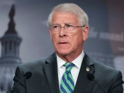 სენატორი როჯერ უიკერი