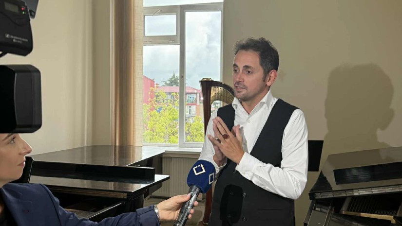 ქართული კლასიკური მუსიკის საღამოების“ ფარგლებში გიგი პიანომენის პირველი სოლო კონცერტი ბათუმში გაიმართა