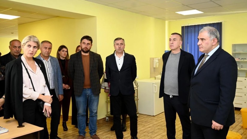 მიხეილ სარჯველაძემ ონში საჩხერის სამედიცინო ცენტრის ფილიალი მოინახულა