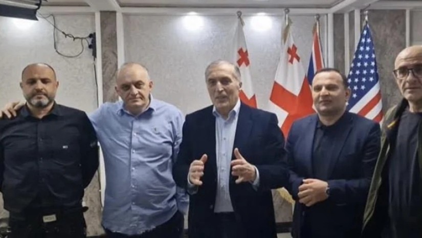 დააკავეს
