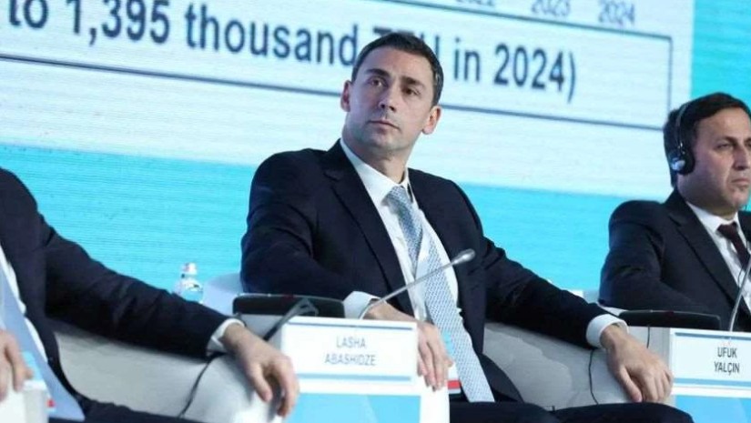 ლაშა აბაშიძე