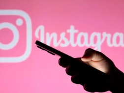 With Instagram's new indicator you can easily understand if you share the location
