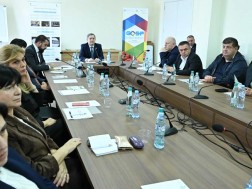  სოფლის მეურნეობის კომიტეტმა სოფლის მეურნეობის სახელმწიფო ლაბორატორიაში გასვლითი სხდომა გამართა