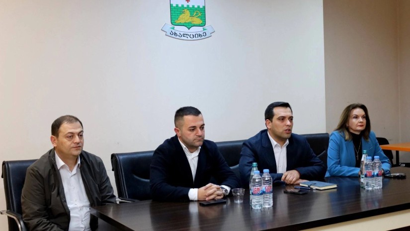 ვარლამ წიკლაური სკოლამდელი აღზრდის დაწესებულებისა ადმინისტრაციასა და საბავშვო ბაგა-ბაღების მენეჯერებს შეხვდა ვარლამ წიკლაური სკოლამდელი აღზრდის დაწესებულებისა ადმინისტრაციასა და საბავშვო ბაგა-ბაღების მენეჯერებს შეხვდა