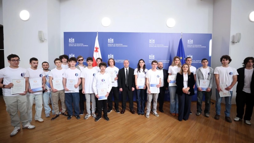 გივი მიქანაძემ 2024-2025 წლის ეროვნული სასწავლო ოლიმპიადის გამარჯვებული მოსწავლეები დააჯილდოვა