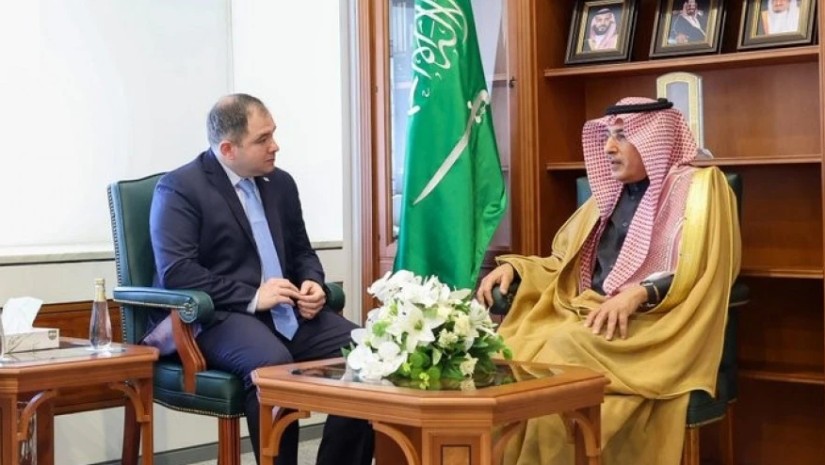 ნიკოლოზ სამხარაძე