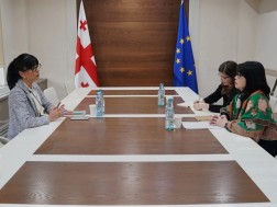 თეა ახვლედიანი