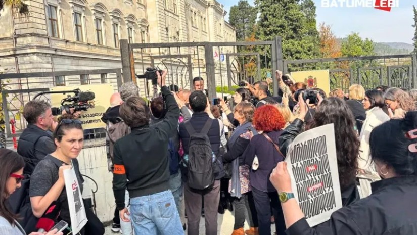 ზია ამაღლობელის საჩივრის განხილვა იწყება, ხმ