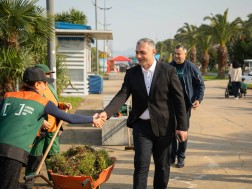 ბათუმის ბულვარის დირექტორი არჩილ ანთაძე  მიმდინარე სამუშაოებს გაეცნო