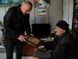 ცაგერის მუნიციპალიტეტის მერმა ღვაწლმოსილი მეცნიერი მოინახულა