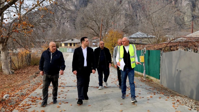 ახალციხის მუნიციპალიტეტის სოფელ წნისში შიდა გზები ეწყობა