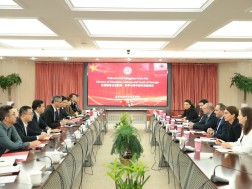  გივი მიქანაძე ნანჯინგის სარკინიგზო ტექნოლოგიების პროფესიულ ინსტიტუტს ეწვია