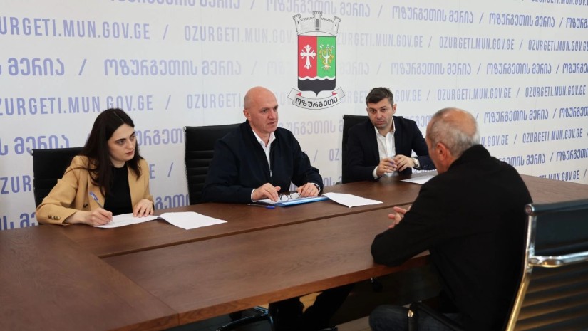  ოზურგეთის მერმა პაატა კუნჭულიამ მოქალაქეთა მიღება გამართა.