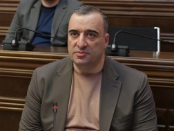 რატი იონათამიშვილი