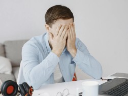 თვალის სრესვა