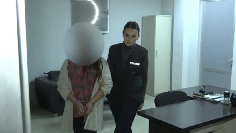 დააკავეს დედა