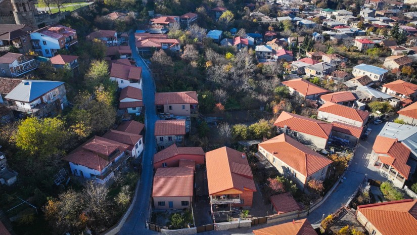  თელავში სკვერისა და ქუჩების რეაბილიტაცია აქტიურად მიმდინარეობს