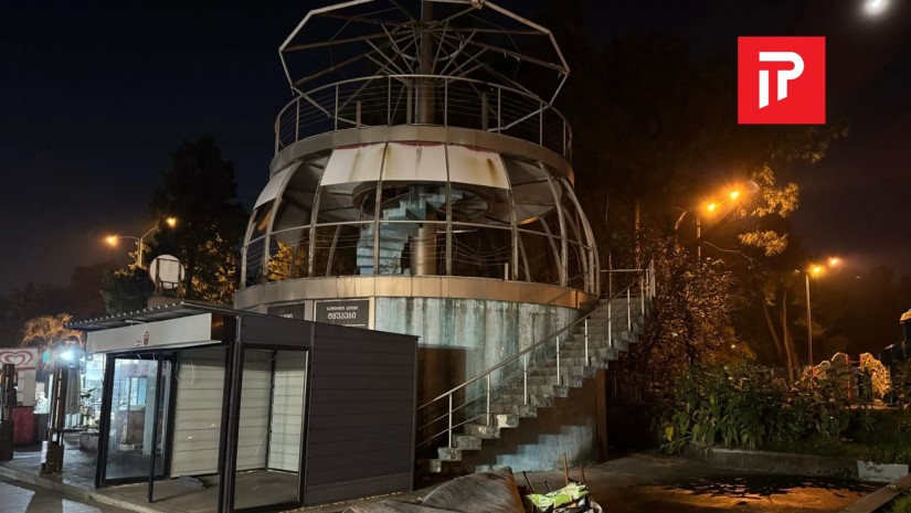 ბათუმის ძველი ბულვარის ტერიტორიაზე არსებული უკანონო ჯიხურების დემონტაჟი მიმდინარეობს