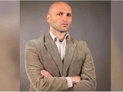 ვახტანგ თოფურია