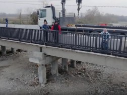 სოფელ დავითიანთან დამაკავშირებელი ხიდის სრული რეაბილიტაცია მიმდინარეობს