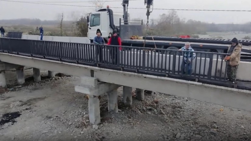 სოფელ დავითიანთან დამაკავშირებელი ხიდის სრული რეაბილიტაცია მიმდინარეობს