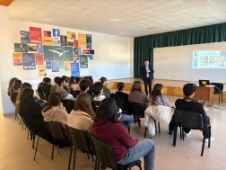 ახალქალაქი-ნინოწმინდის რაიონული პროკურორი ანტინარკოტიკული კამპანიის ფარგლებში სკოლის მოსწავლეებს შეხვდა ახალქალაქი-ნინოწმინდის რაიონული პროკურორი ანტინარკოტიკული კამპანიის ფარგლებში სკოლის მოსწავლეებს შეხვდა