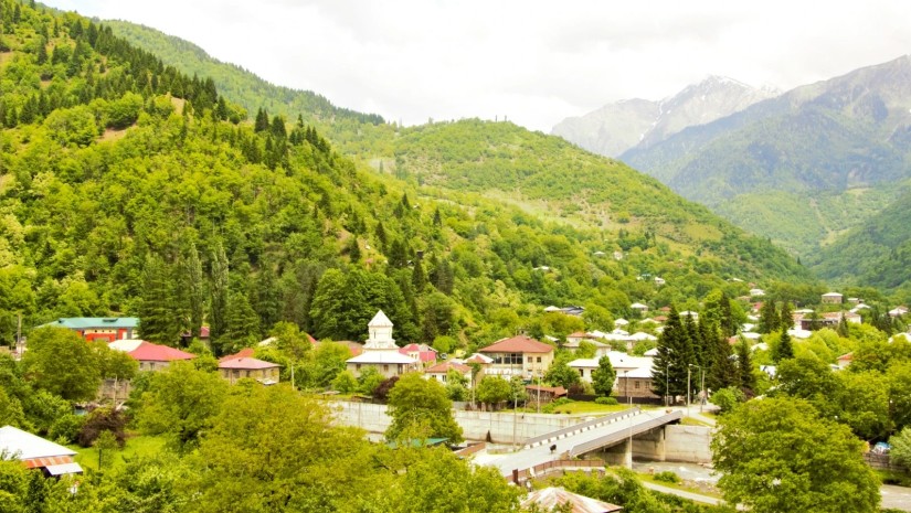 სვანეთში დაცული ტერიტორიების შექმნის სამუშაოების ფარგლებში, ლენტეხის მუნიციპალიტეტში ადგილობრივი ხელისუფლებისა და თემების წარმომადგენლებთან სამუშაო შეხვედრები გაიმართა