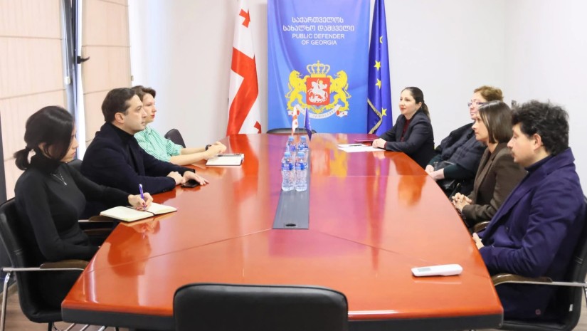  სახალხო დამცველი ლევან ხაბეიშვილის ოჯახის წევრებს შეხვდა