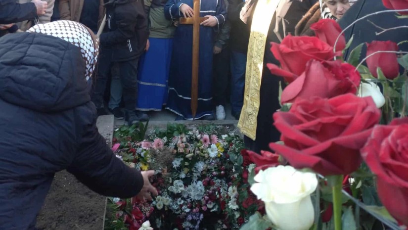 მამა აკაკი დაკრძალეს