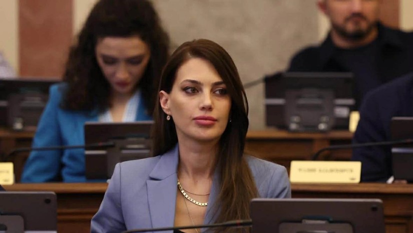 ნინო ვარდოსანიძე: 