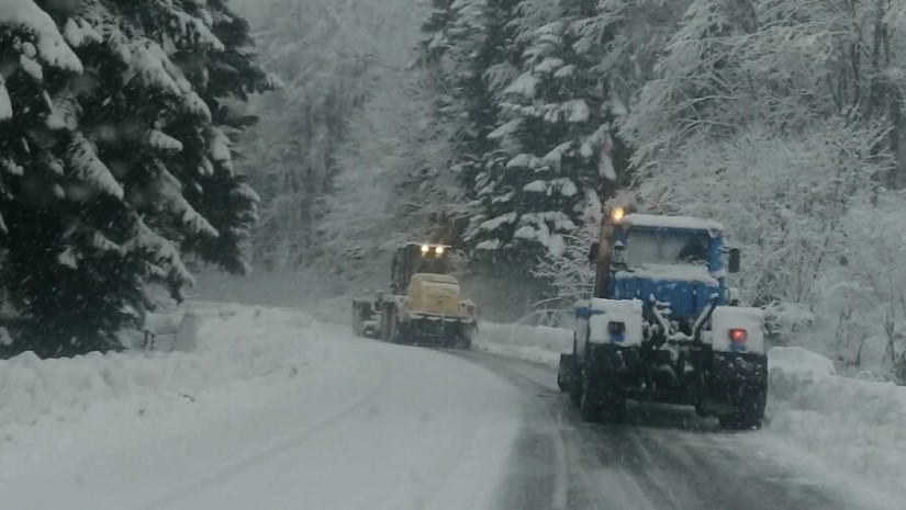 გზა თოვლი