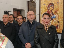 სულხან თამაზაშვილი სოფელ გვარას ივერიის ღვთისმშობლის სახელობის ტაძარში საშობაო ლიტურგიას დაესწრო