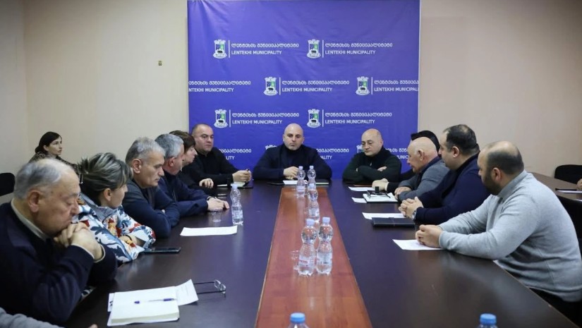 ლენტეხში ადმინისტრაციულ ერთეულებთან სამუშაო შეხვედრა გაიმართა