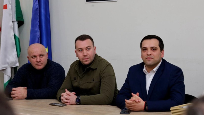 ვარლამ წიკლაურმა ახალციხელ მსახიობებს ქართული თეატრის დღე მიულოცა