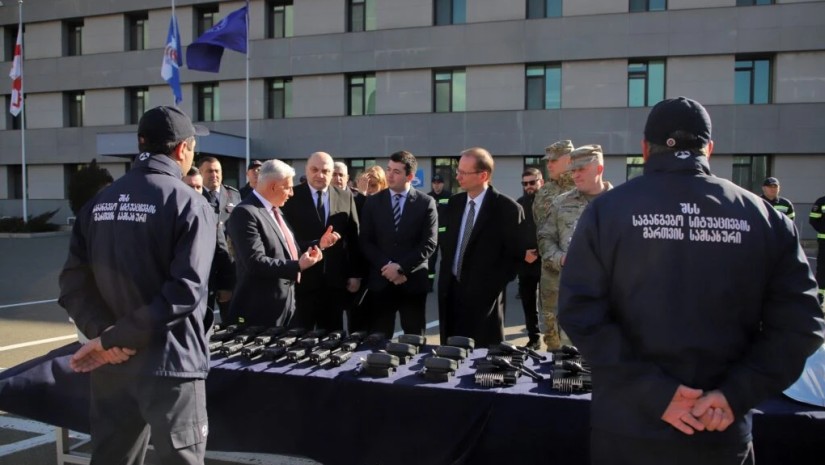 აშშ-ის სამხედრო ჯგუფის წარმომადგენლებ