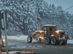 თბილისში და შემოერთებულ ტერიტორიებზე გზების ტექნიკური მარილით დამუშავება ინტენსიურ რეჟიმში გრძელდება