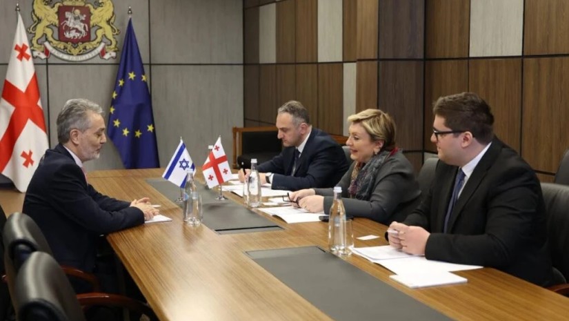 თინათინ რუხაძე