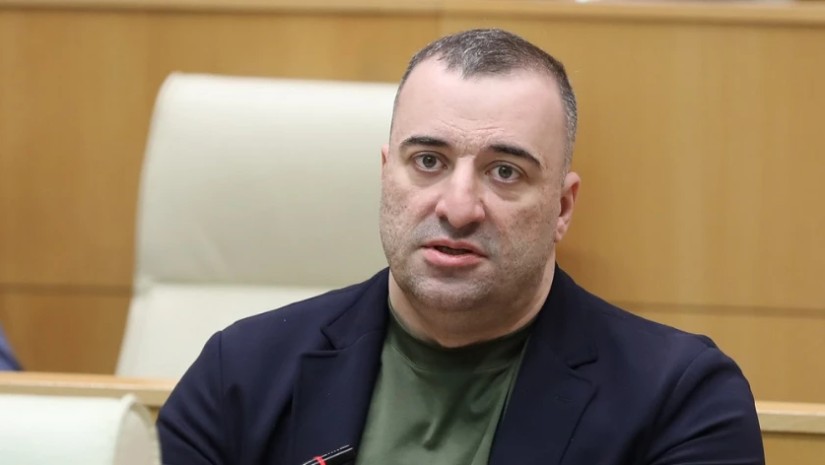 რატი იონათამიშვილი