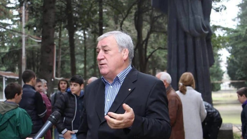 მოქიდავე