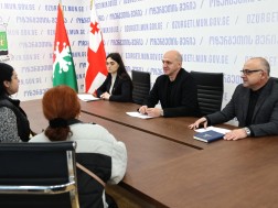 ოზურგეთის მუნიციპალიტეტის მერმა პაატა კუნჭულიამ, მოადგილეებთან - გურამ გოლიაძესთან და სოფო რამიშვილთან ერთად, მოქალაქეთა მიღება გამართა