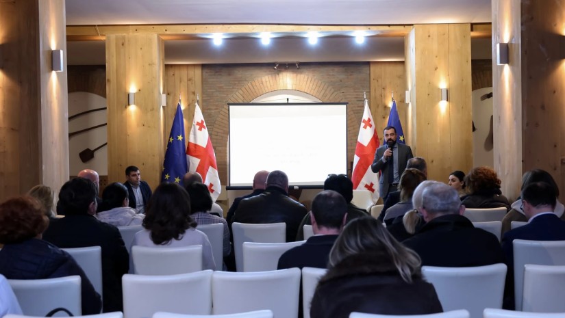 რძისა და რძის ნაწარმზე დამატებითი ეტიკეტირების შემოღების საკითხზე რძის სექტორის წარმომადგენლებთან სამუშაო შეხვედრა გაიმართა