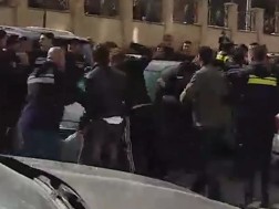 ჩხუბი სასამართლოს ეზოში