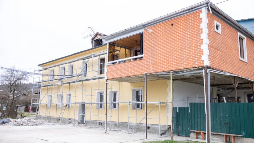 ქუთაისში მრავალბინიანი საცხოვრებელი სახლების ფასადების რეაბილიტაცია გრძელდება