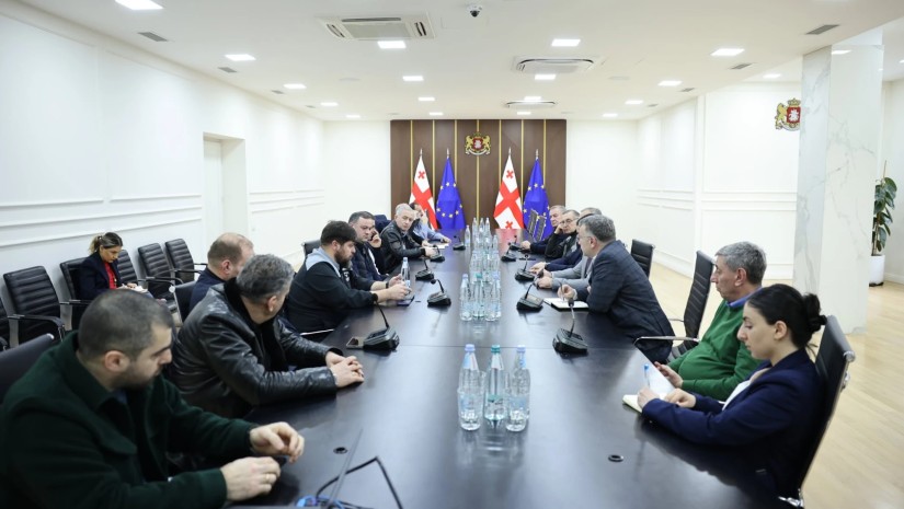  ფერმერული მეურნეობების განვითარების საკითხებზე მესაქონლე ფერმერებთან სამუშაო შეხვედრა გაიმართა